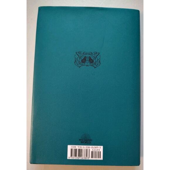 Fantastic Beasts: The Crimes of Grindelwald ― The Original Screenplay Hard Cover - Picture 3 of 4